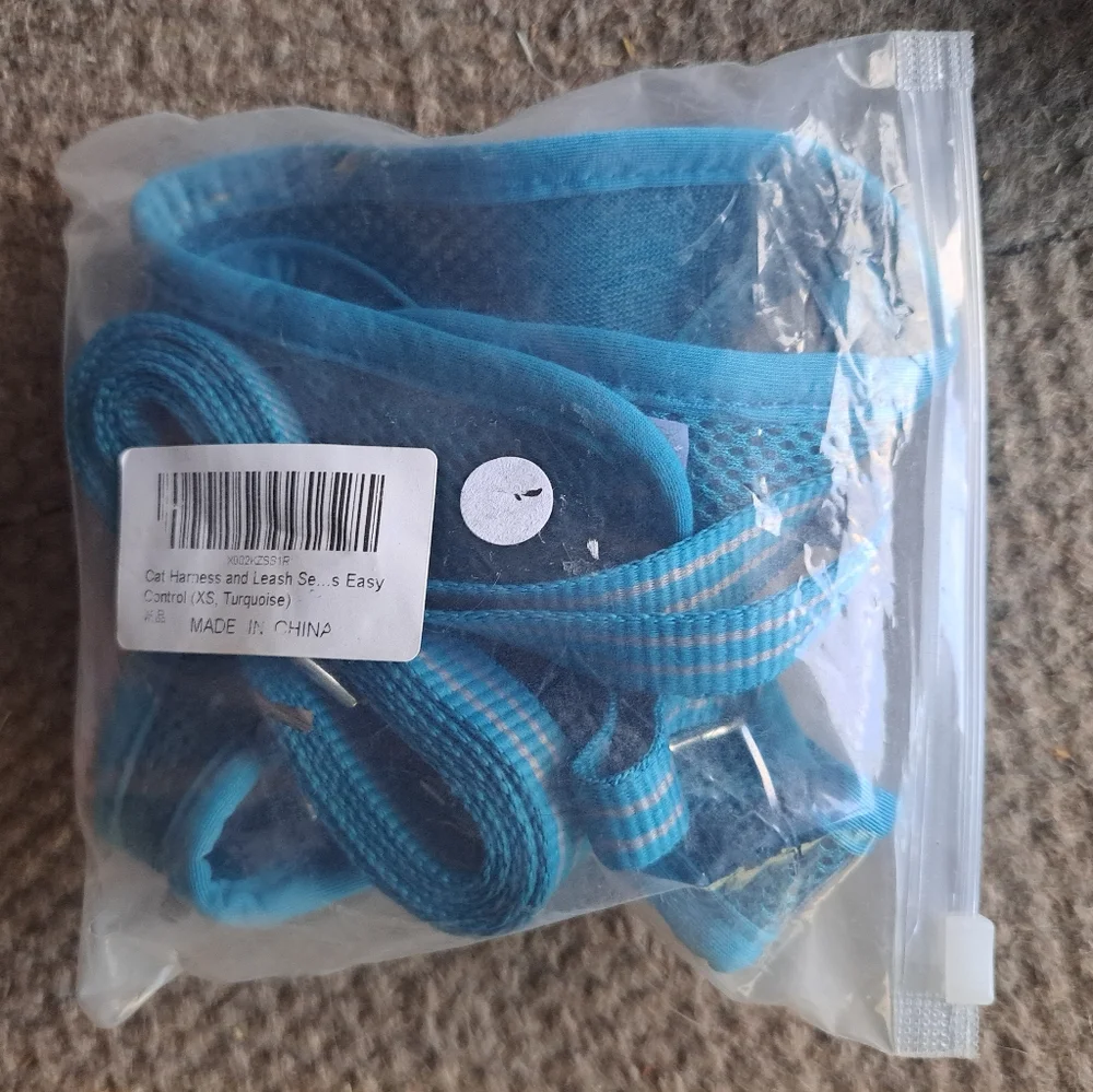 Turquoise Dotoner XS Cat/Dog Harness with Leash in package